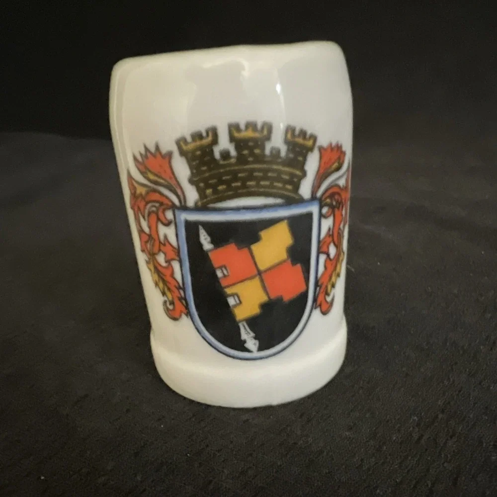 Vintage Miniature Beer Steins Mugs Lot Munchen Munich & Coat Of arms & Vase 3 Pc